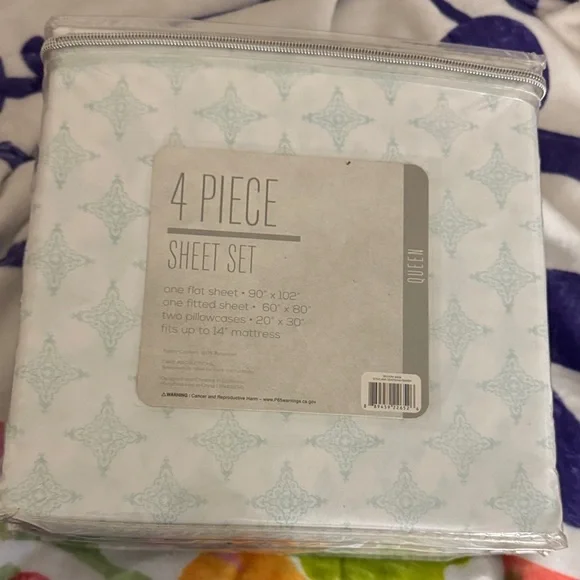 Bundle of 2 Queen Sheets Sets - Picture 5 of 5